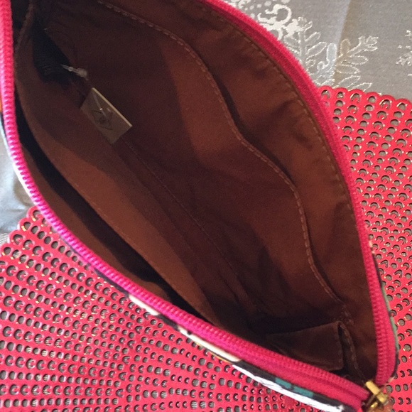 Fossil Eliza Large Wristlet Dark Floral/New - Picture 3 of 5